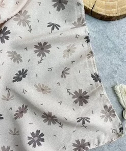 شال نخ کرم طرح گل