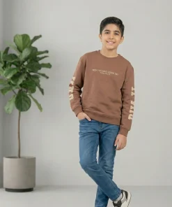 مدل پسرانه با بلوز دورس نسکافه ای طرح دار جنس پنبه لاکرا